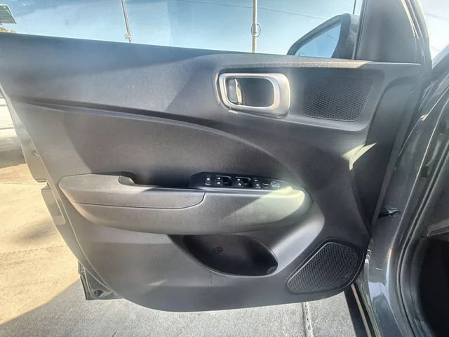 2025 Hyundai Venue SEL - Photo 20