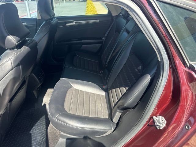 Used 2017 Red Ford SE image 10
