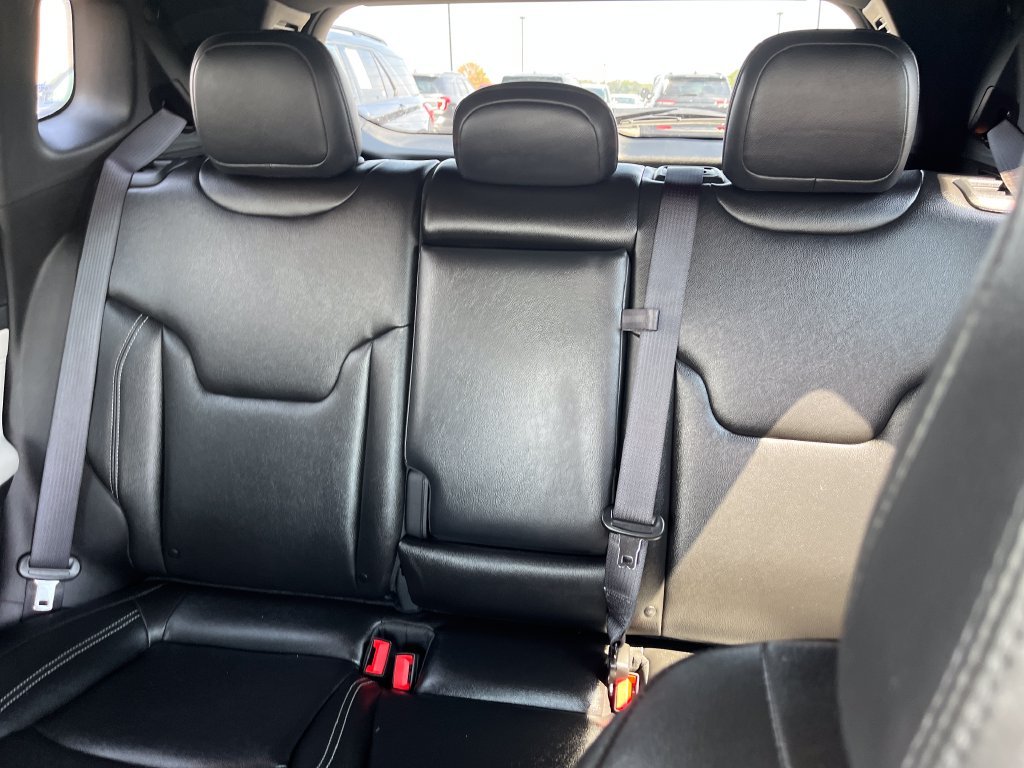 Used 2025 Silver Jeep Limited image 13
