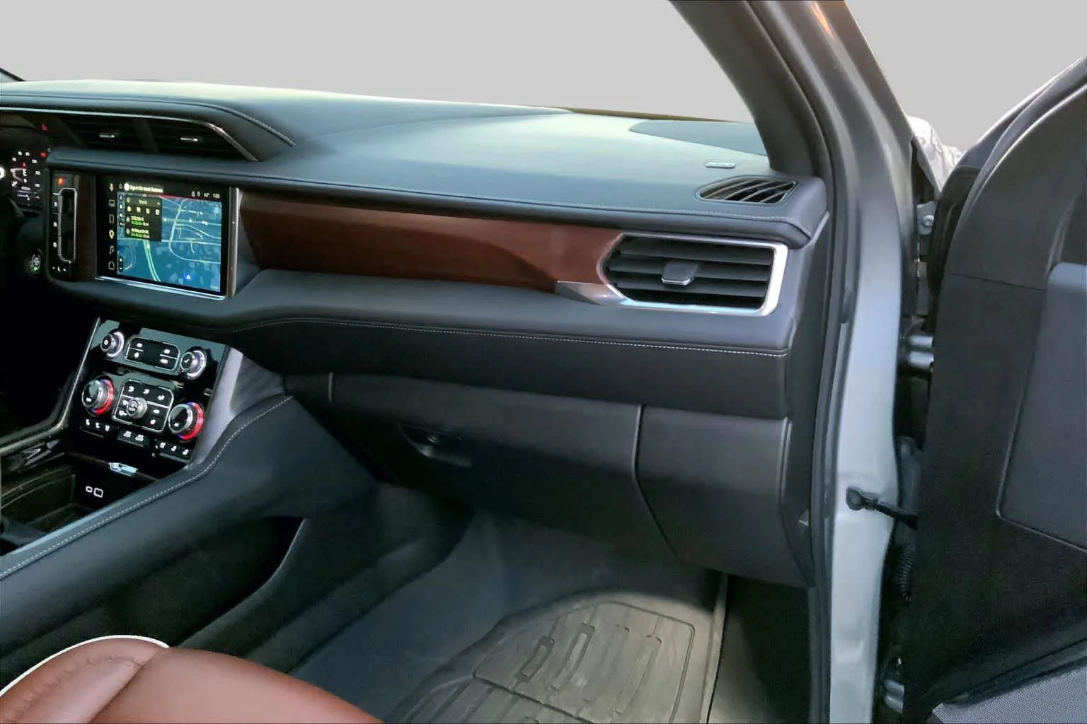 Used 2023 Sterling Metallic GMC Denali Ultimate image 18