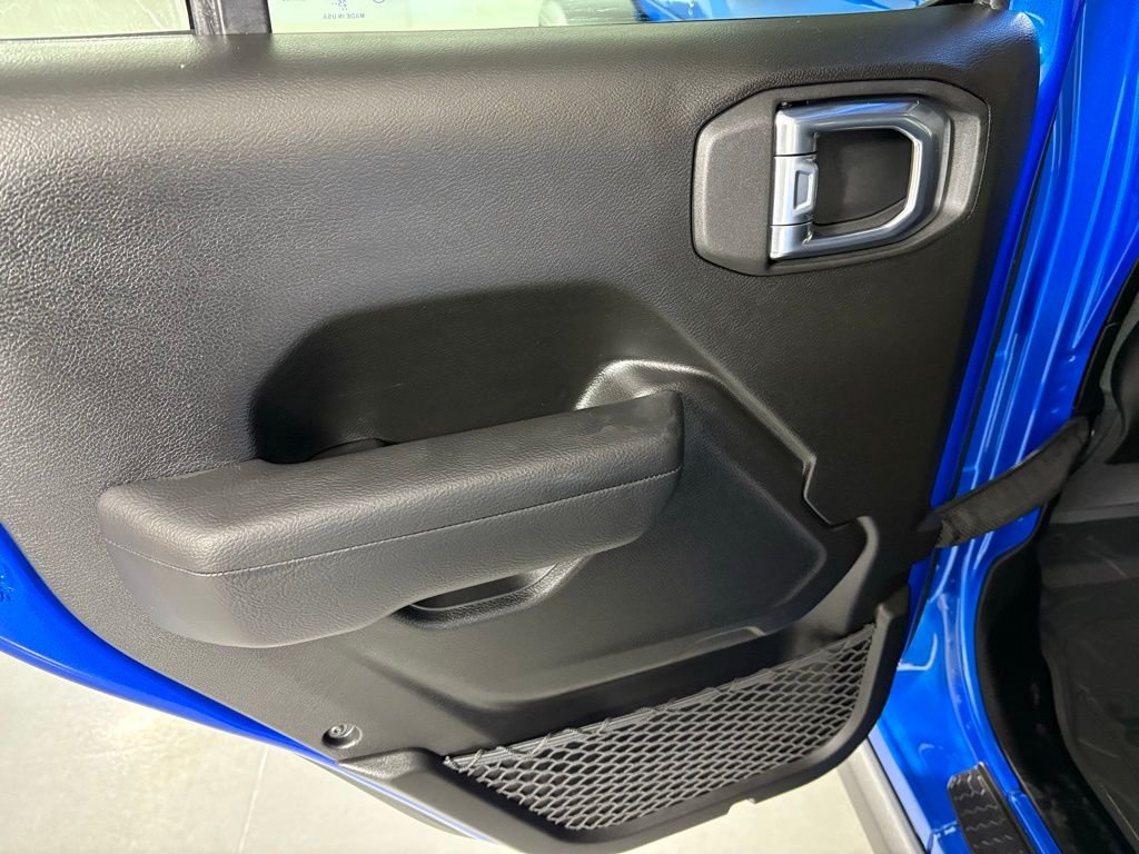 New 2026 Hydro Blue Pearlcoat Jeep Rubicon image 38