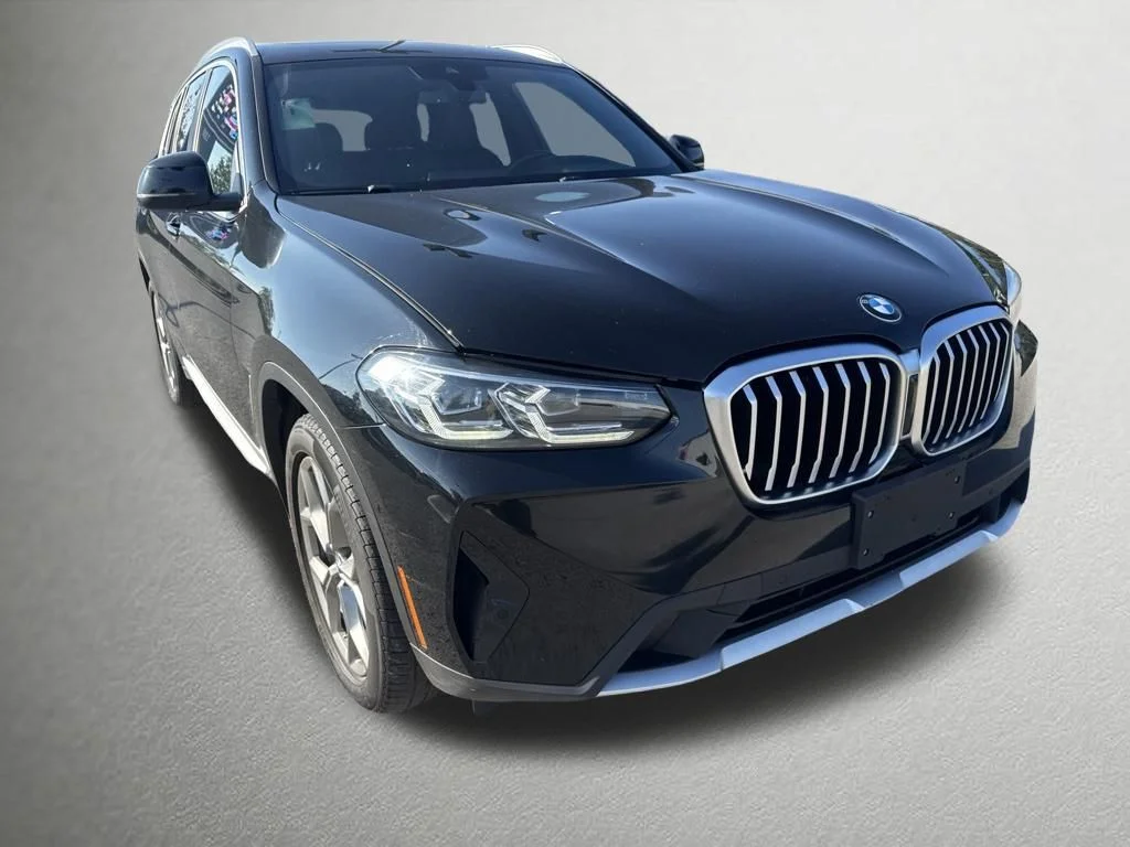 Used 2023  BMW xDrive30i image 1