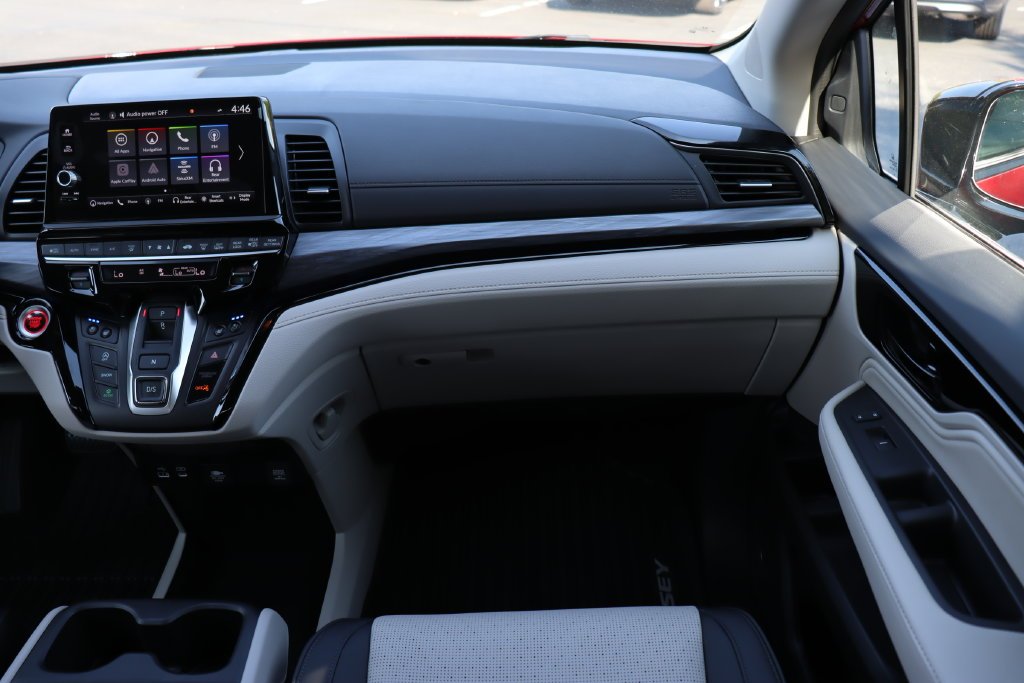2026 Honda Odyssey Elite - Photo 18