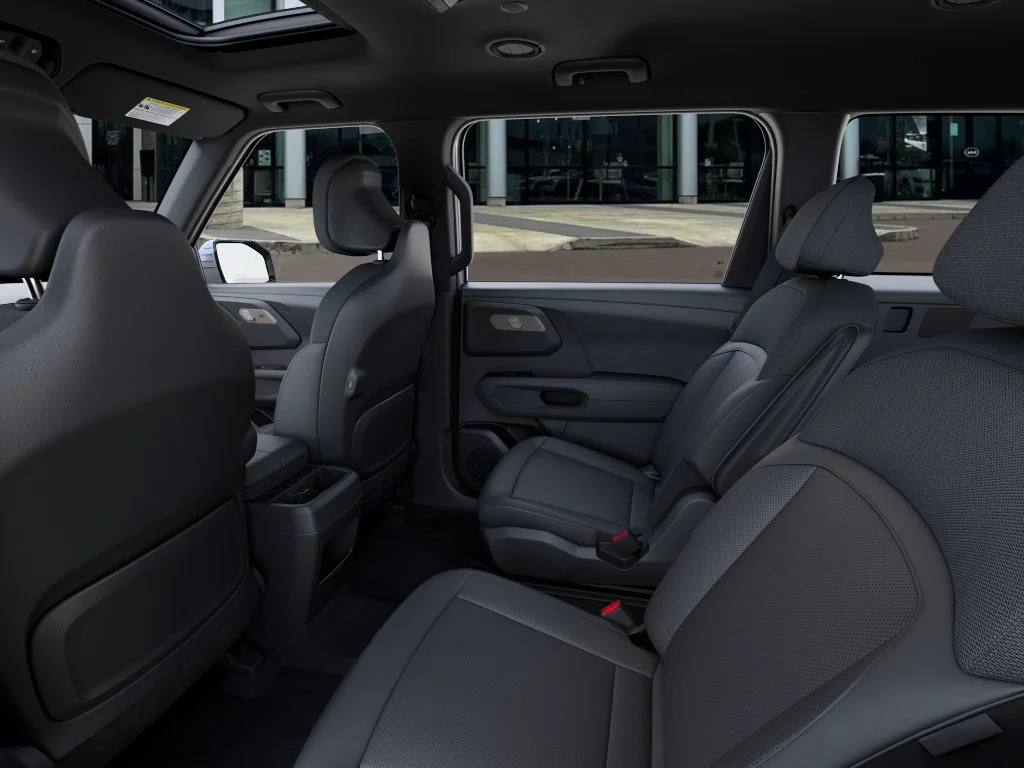 New 2027 Glacial White Pearl Kia S image 18
