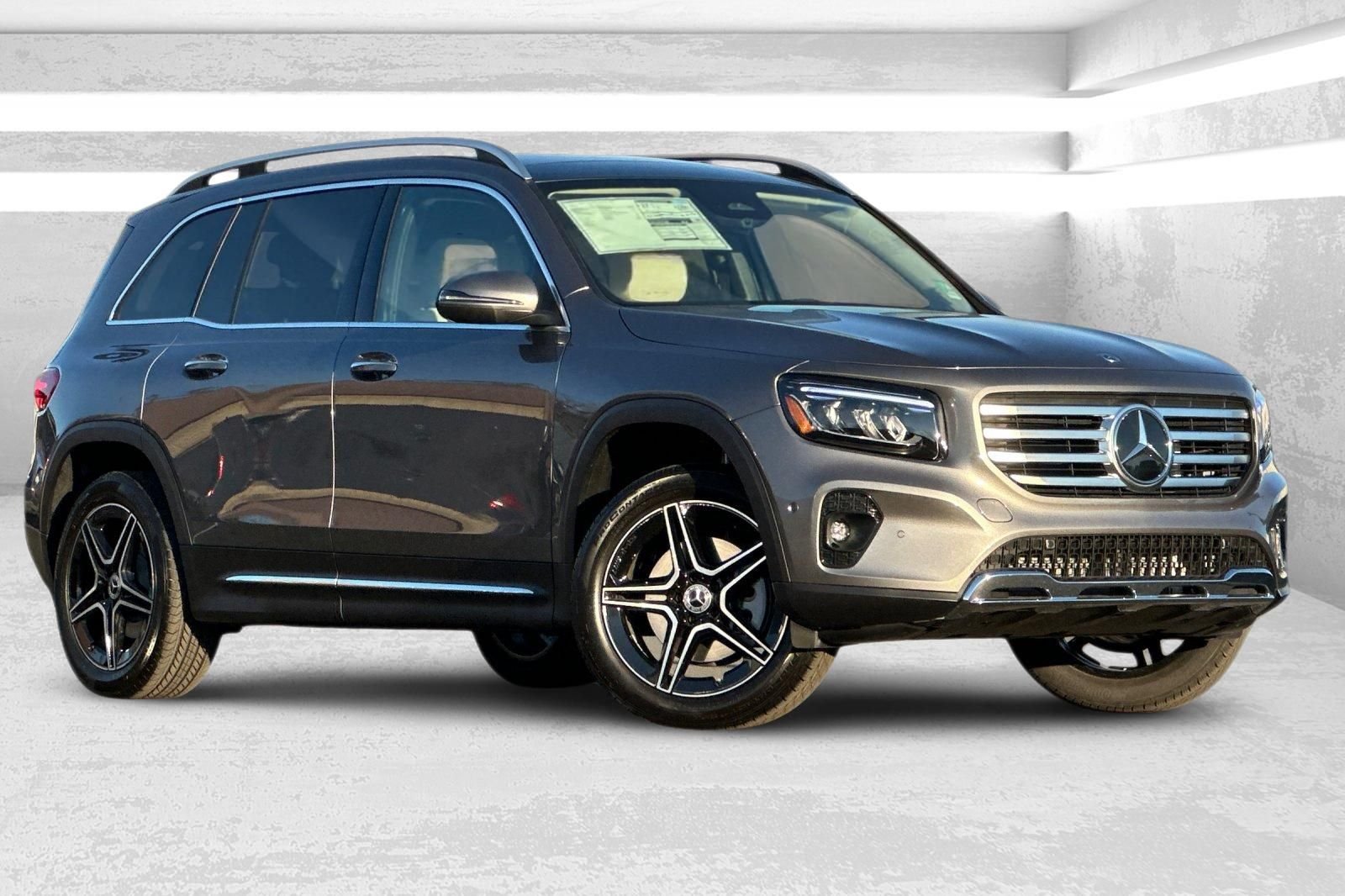2026 Mercedes-Benz GLB GLB 250 4MATIC's photo