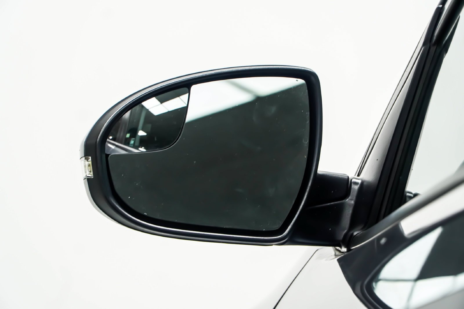 Used 2016 Gray Hyundai Eco image 16