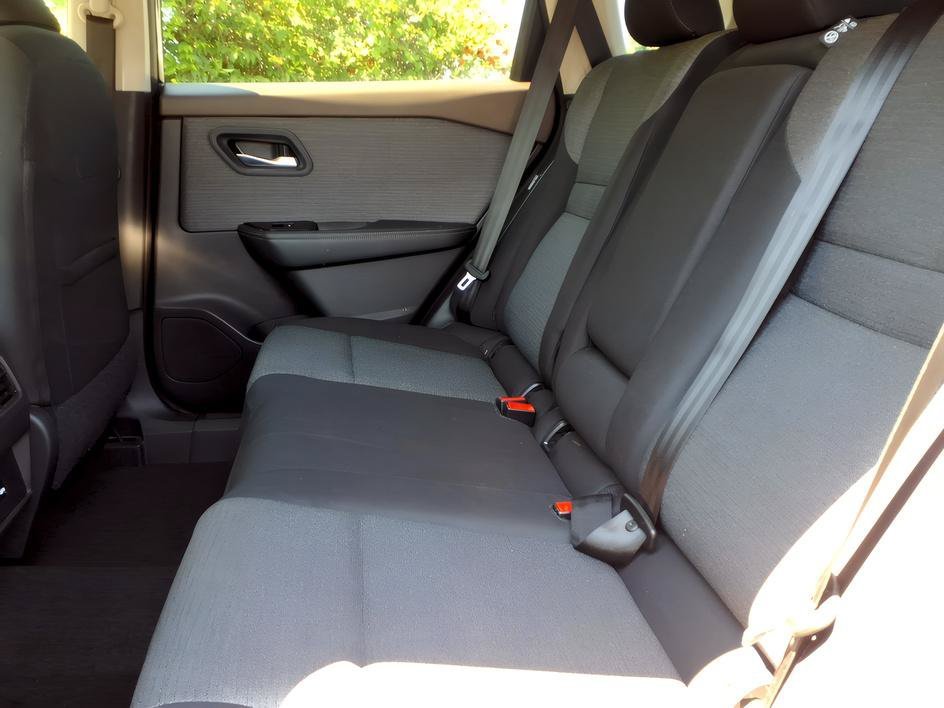 Used 2023 Super Black Nissan SV image 11