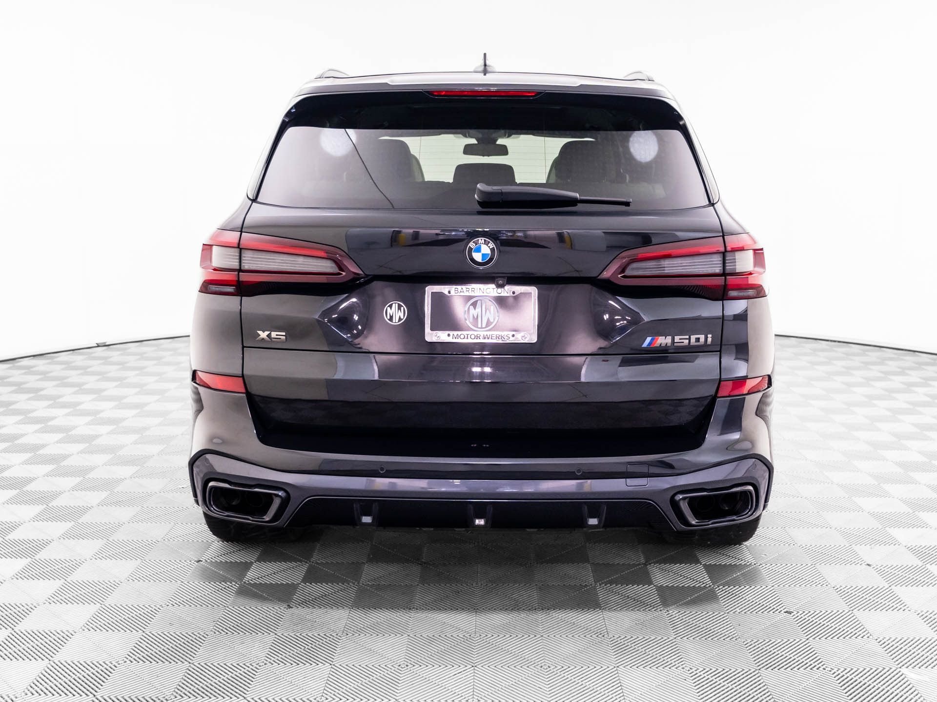 Used 2022 Black Sapphire Metallic BMW M50i image 5