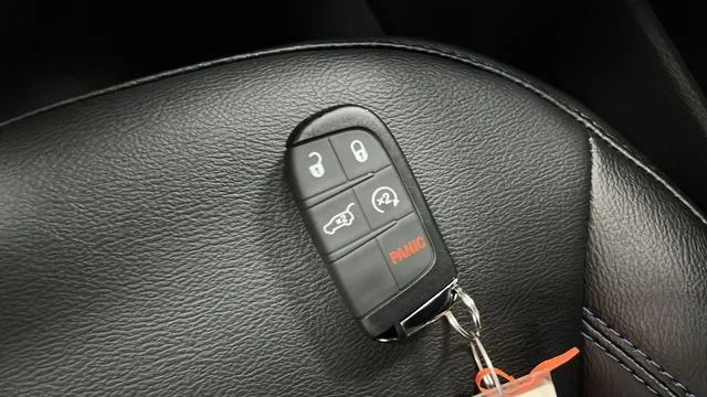 New 2026 Fathom Blue Pearl Coat Jeep Latitude image 39