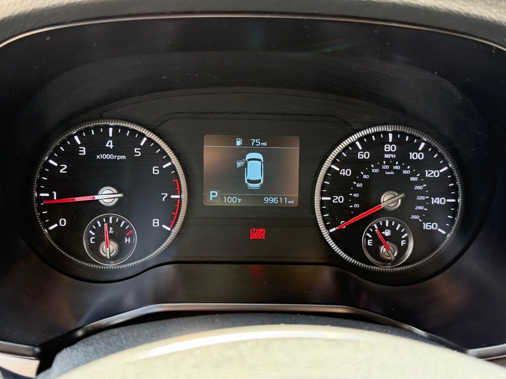 Used 2021 White Kia S image 17