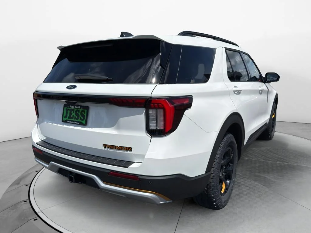 New 2026 Star White Metallic Tri-Coat Ford Tremor® image 8