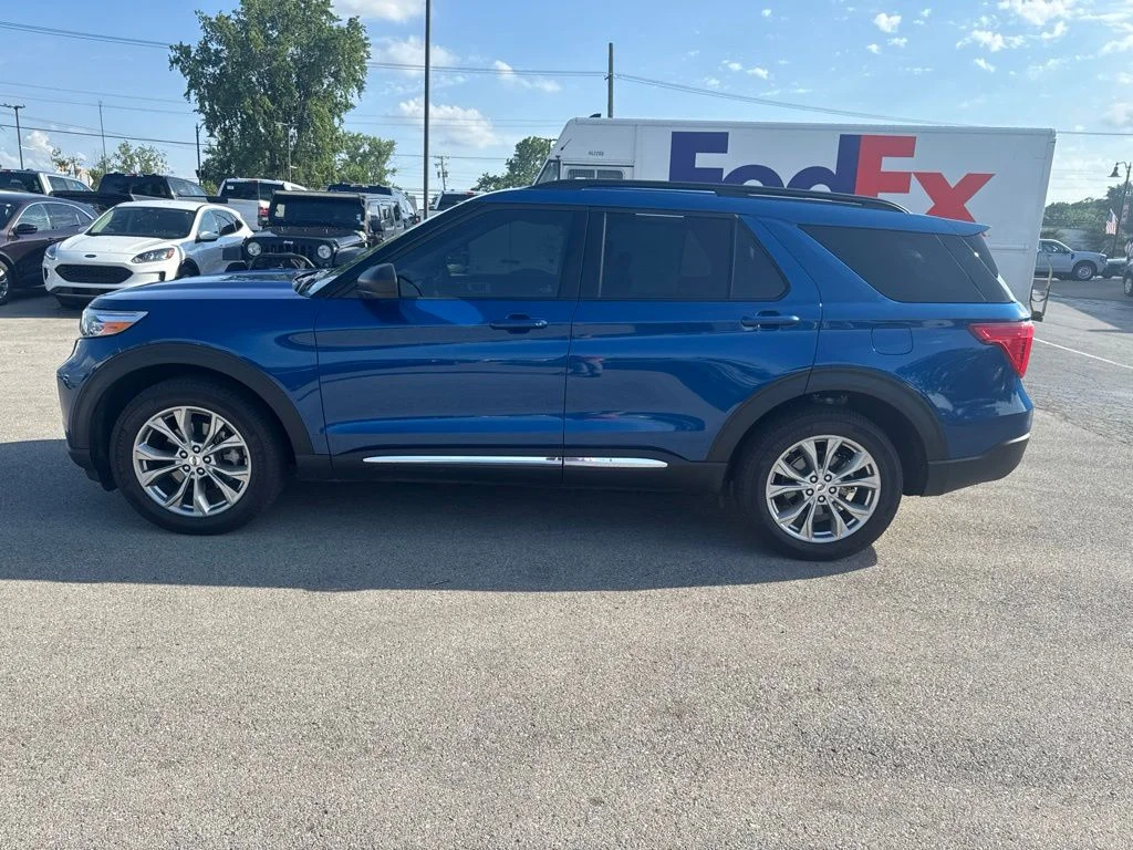Used 2023 Blue Ford XLT image 6
