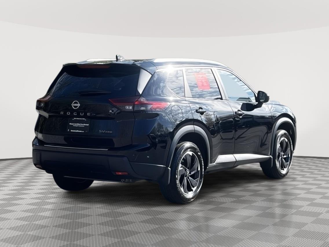 Used 2024 Super Black Nissan SV image 5