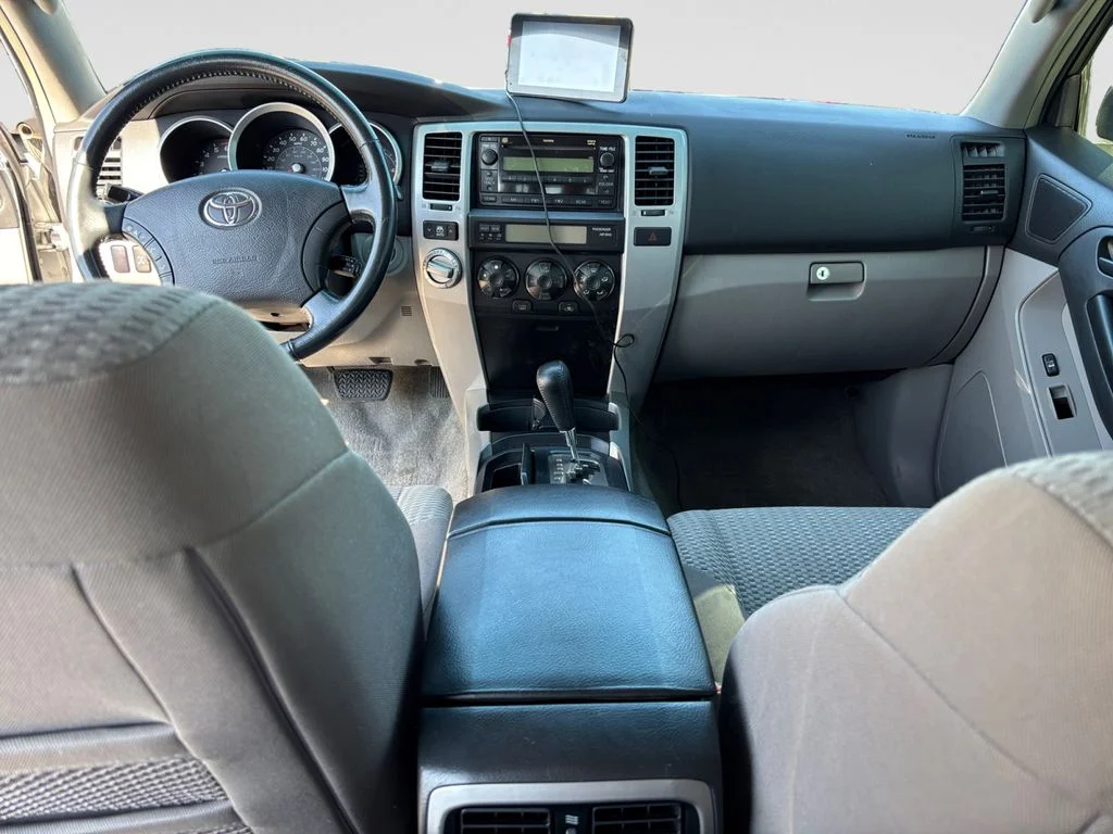 Used 2008 Silver Toyota SR5 image 14