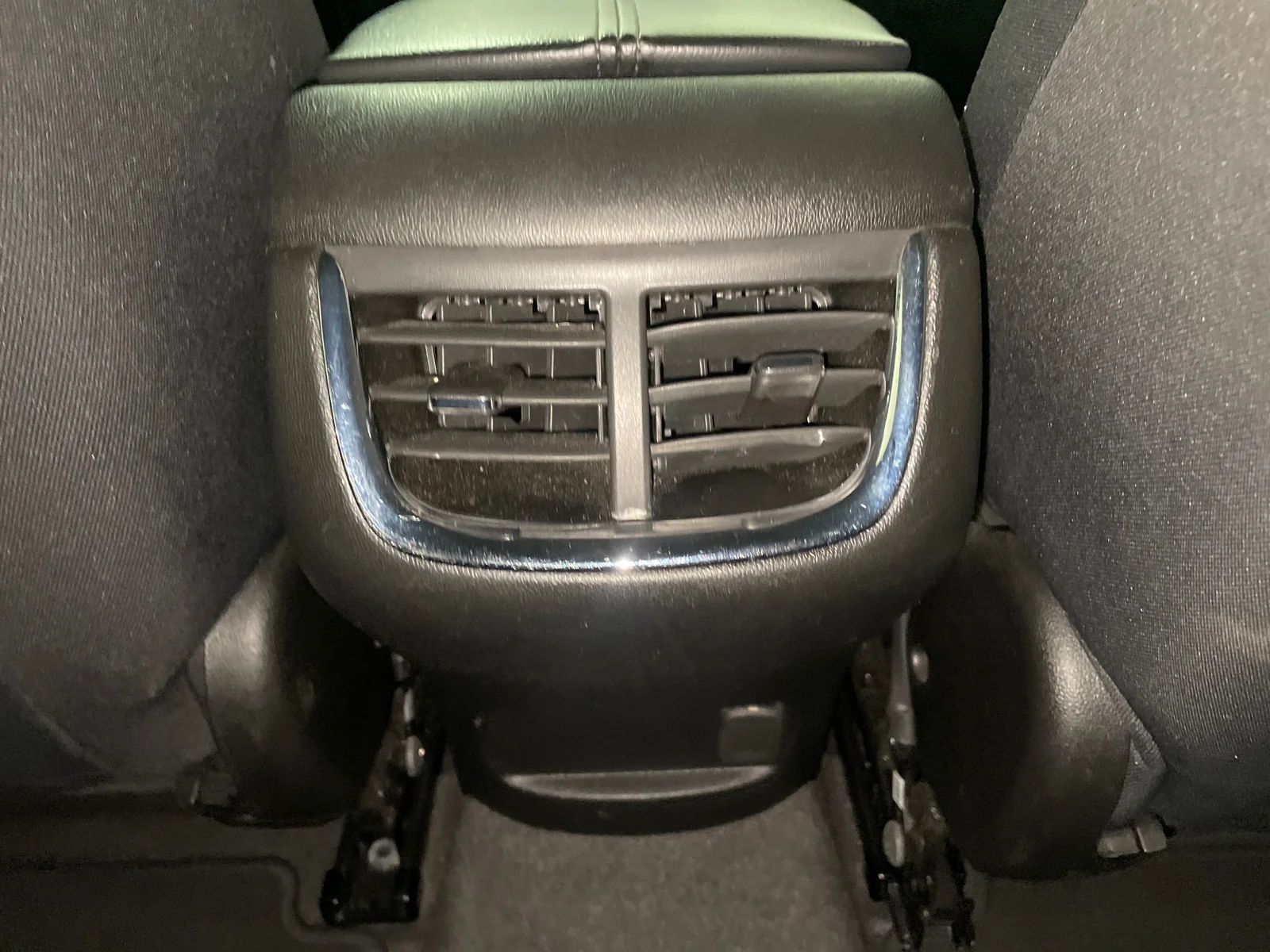 Used 2024 Summit White Chevrolet LT image 27
