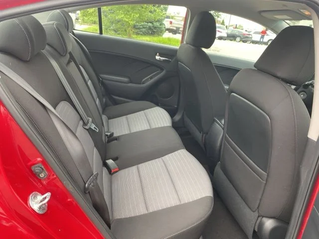 Used 2015 Red Kia EX image 23
