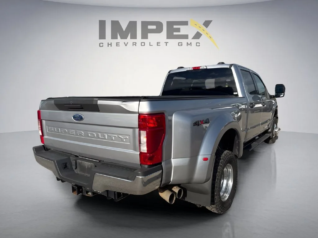 Used 2022  Ford XL image 5