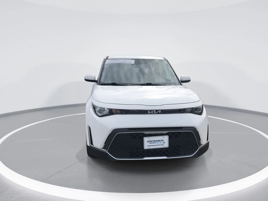 Used 2025 White Kia LX image 3