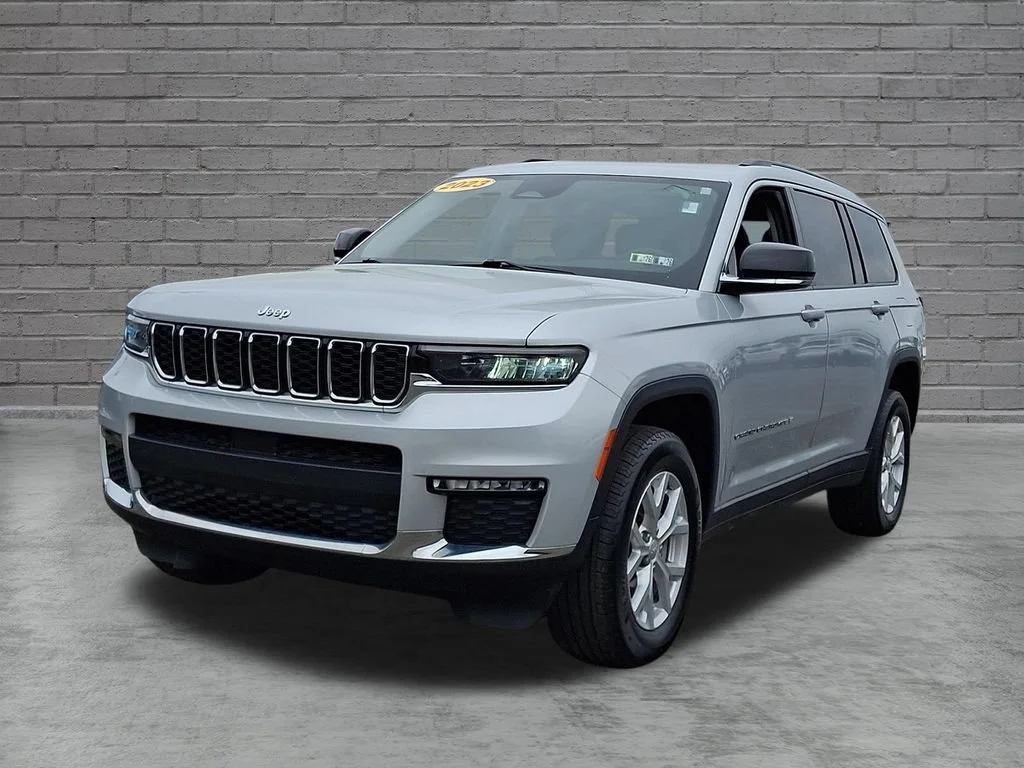 Used 2023 Silver Zynith Jeep Limited image 5
