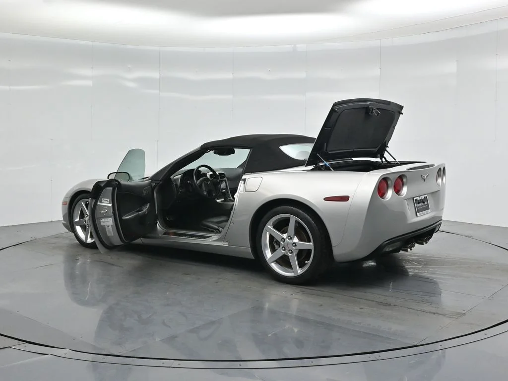 Used 2005 Silver Chevrolet Base image 28