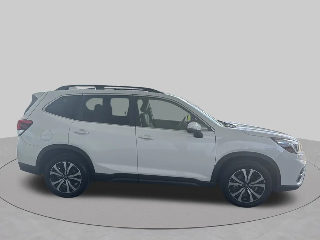 Used 2020 Crystal White Pearl Subaru Limited image 11