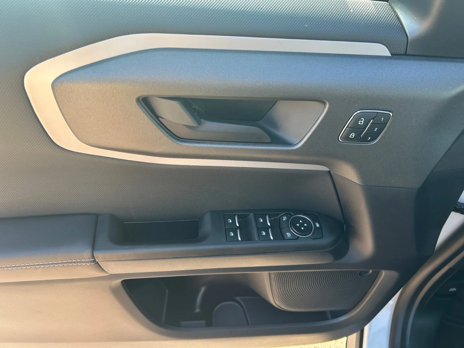 New 2026 Space White Metallic Ford Outer Banks image 16
