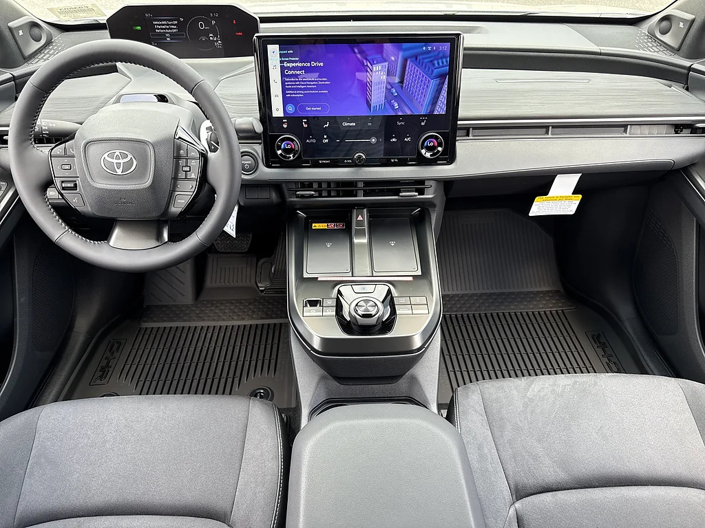 New 2026 Wind Chill Pearl w/Midnight Black Metallic Roof Toyota XSE image 2