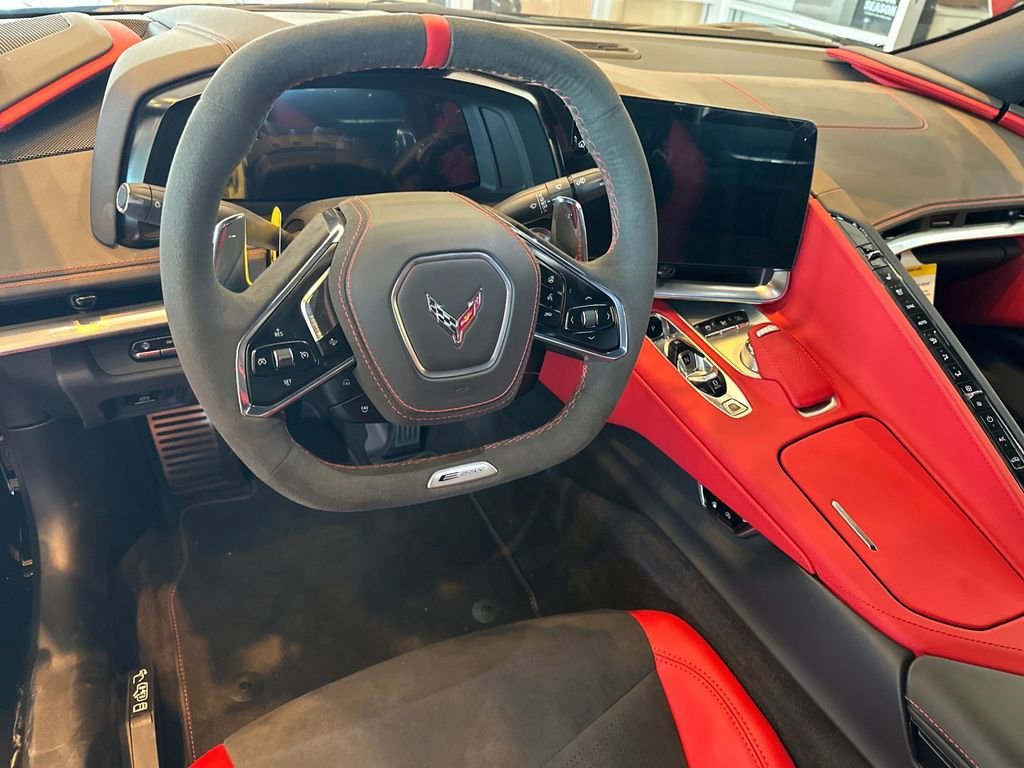 2025 Chevrolet Corvette 2LZ - Photo 11