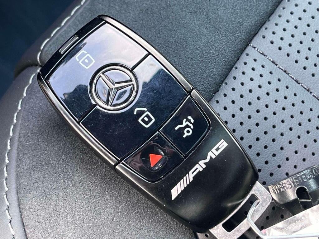 New 2026 Polar White Mercedes-Benz AMG® GLE 53 image 4