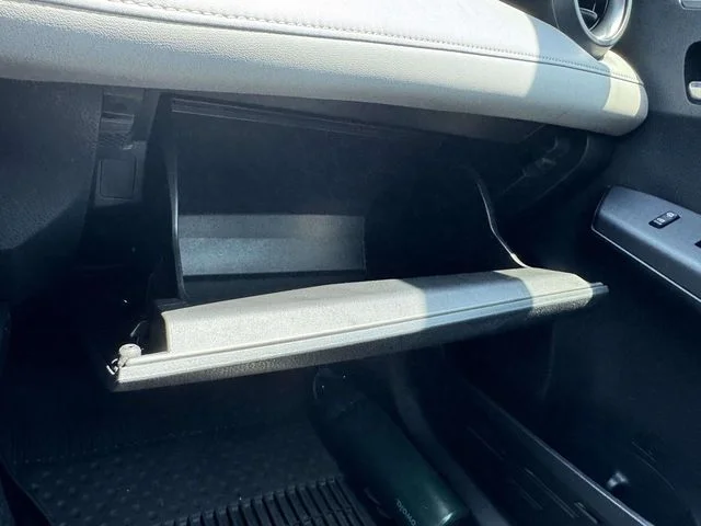 Used 2018 Silver Toyota XLE image 41