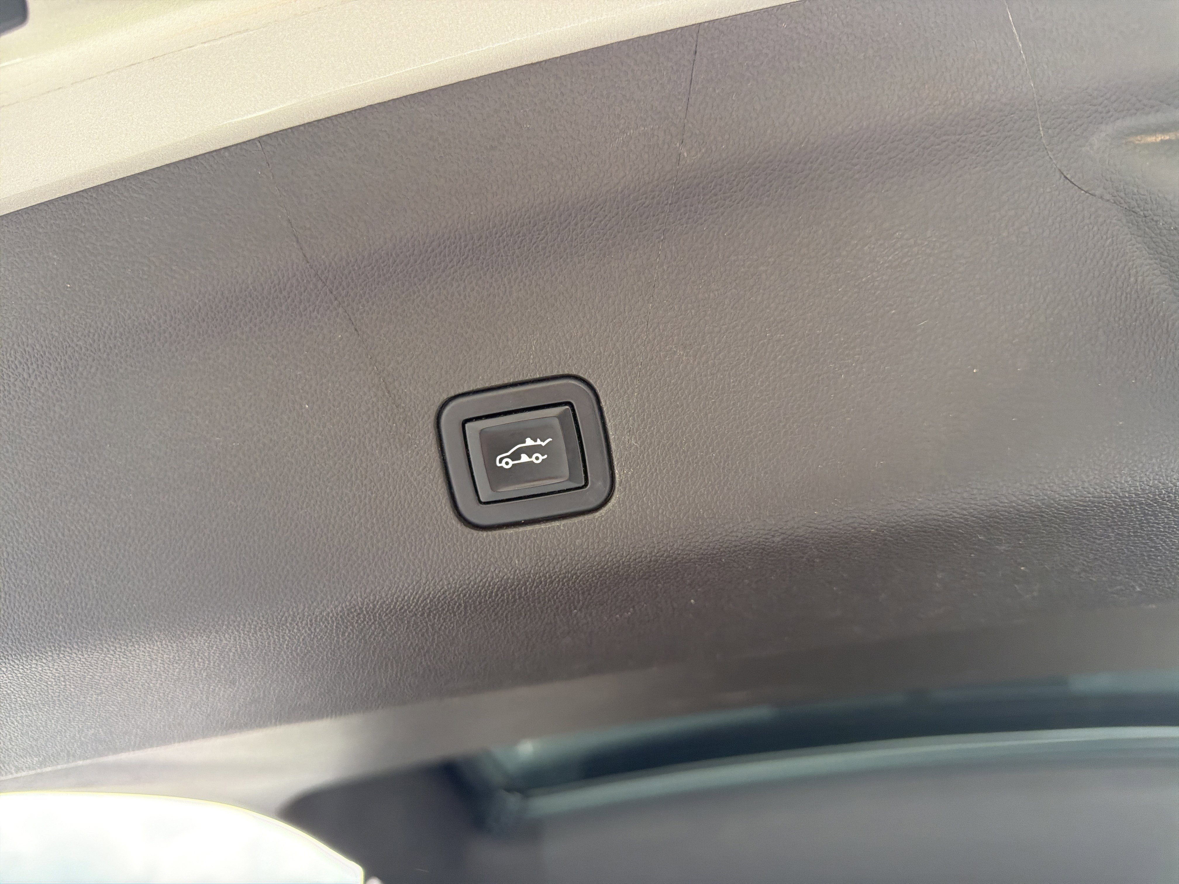 Used 2022 Empire Beige Metallic Chevrolet LT image 19
