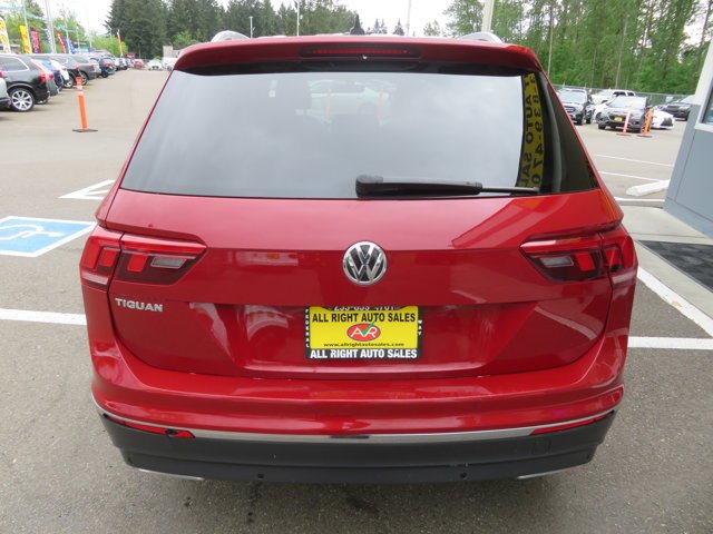 Used 2019 Cardinal Red Metallic Volkswagen SEL Premium image 4
