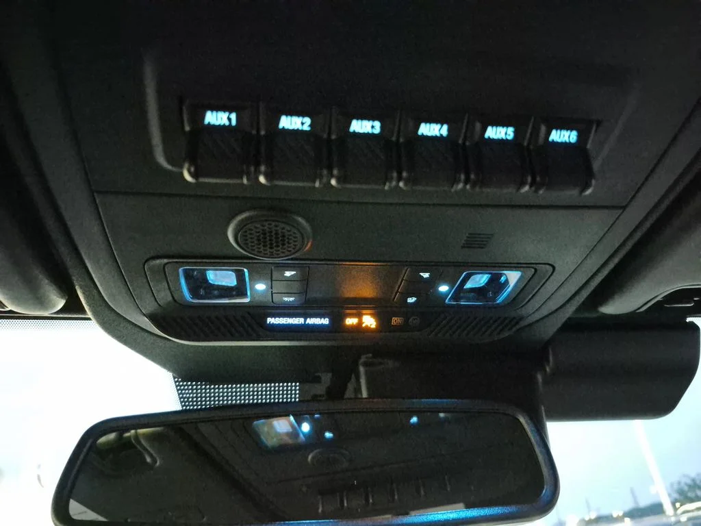 New 2025 Velocity Blue Metallic Ford Badlands® image 39
