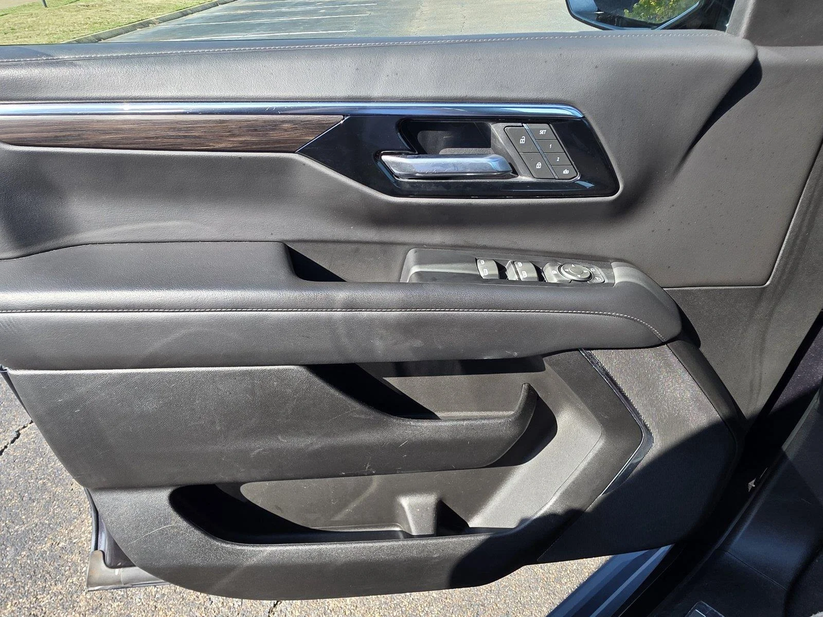 Used 2025 Dark Ash Metallic Chevrolet LT image 22