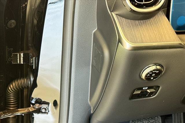 New 2026 Black Mercedes-Benz GLC 300 image 40