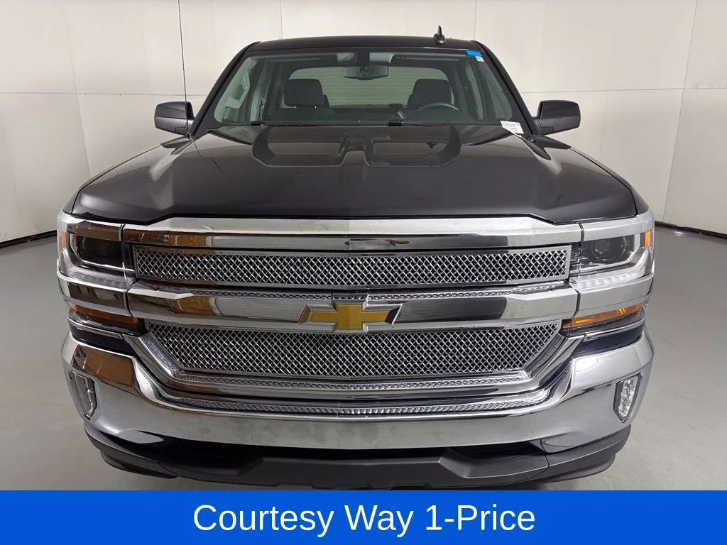 Used 2016 BLACK Chevrolet LT image 4
