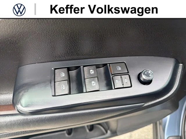 Used 2018 Blue Toyota XLE image 15