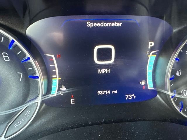 Used 2019 Gray Chrysler Limited image 4