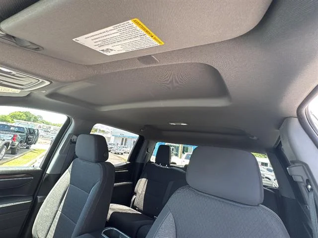 Used 2025 Summit White Chevrolet LT image 28