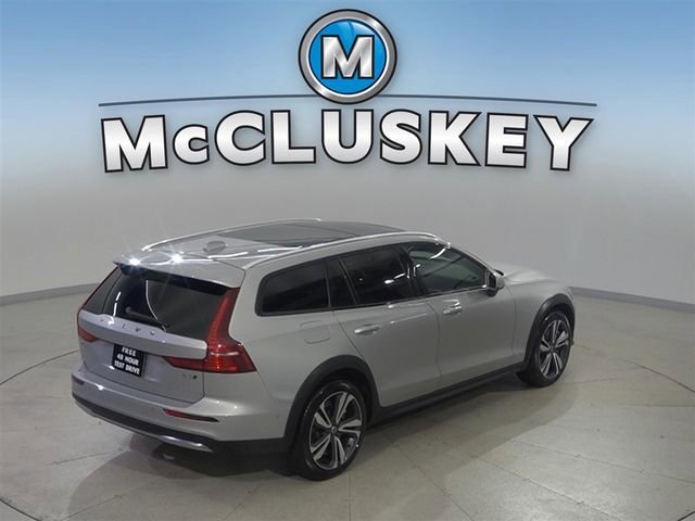 2025 Volvo V60 Cross Country Plus - Photo 30