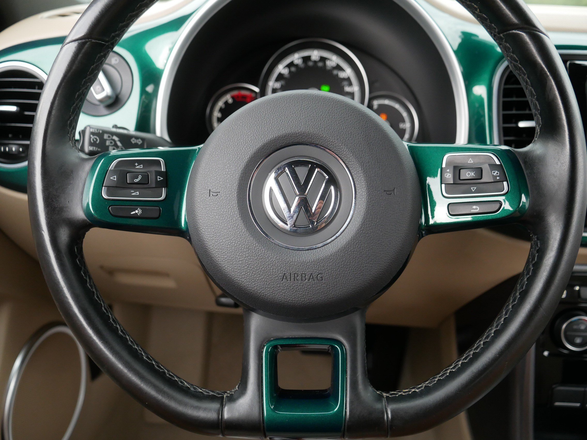Used 2017 Bottle Green Metallic/Beige Roof Volkswagen 1.8T SEL image 25