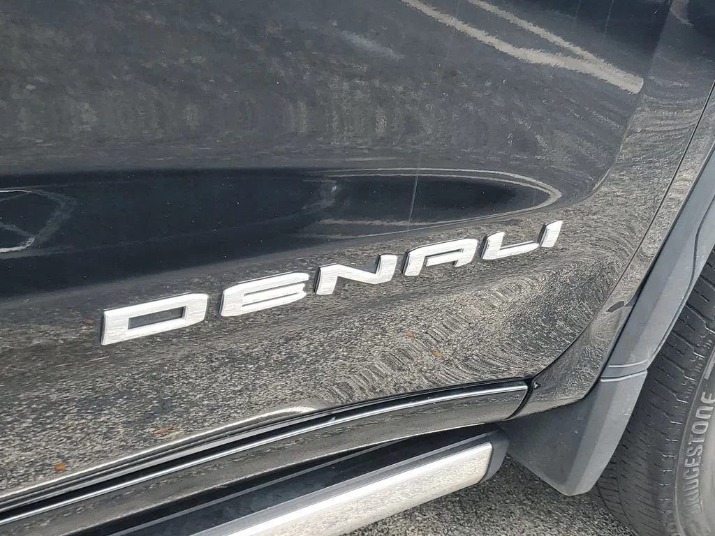 Used 2022 Black GMC Denali image 9