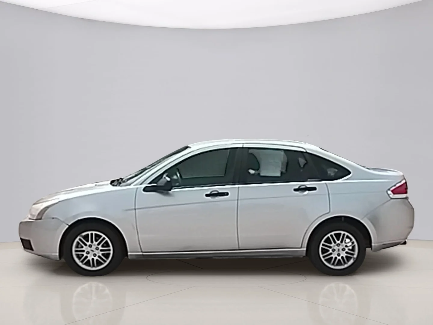 Used 2010 Silver Ford SE image 3