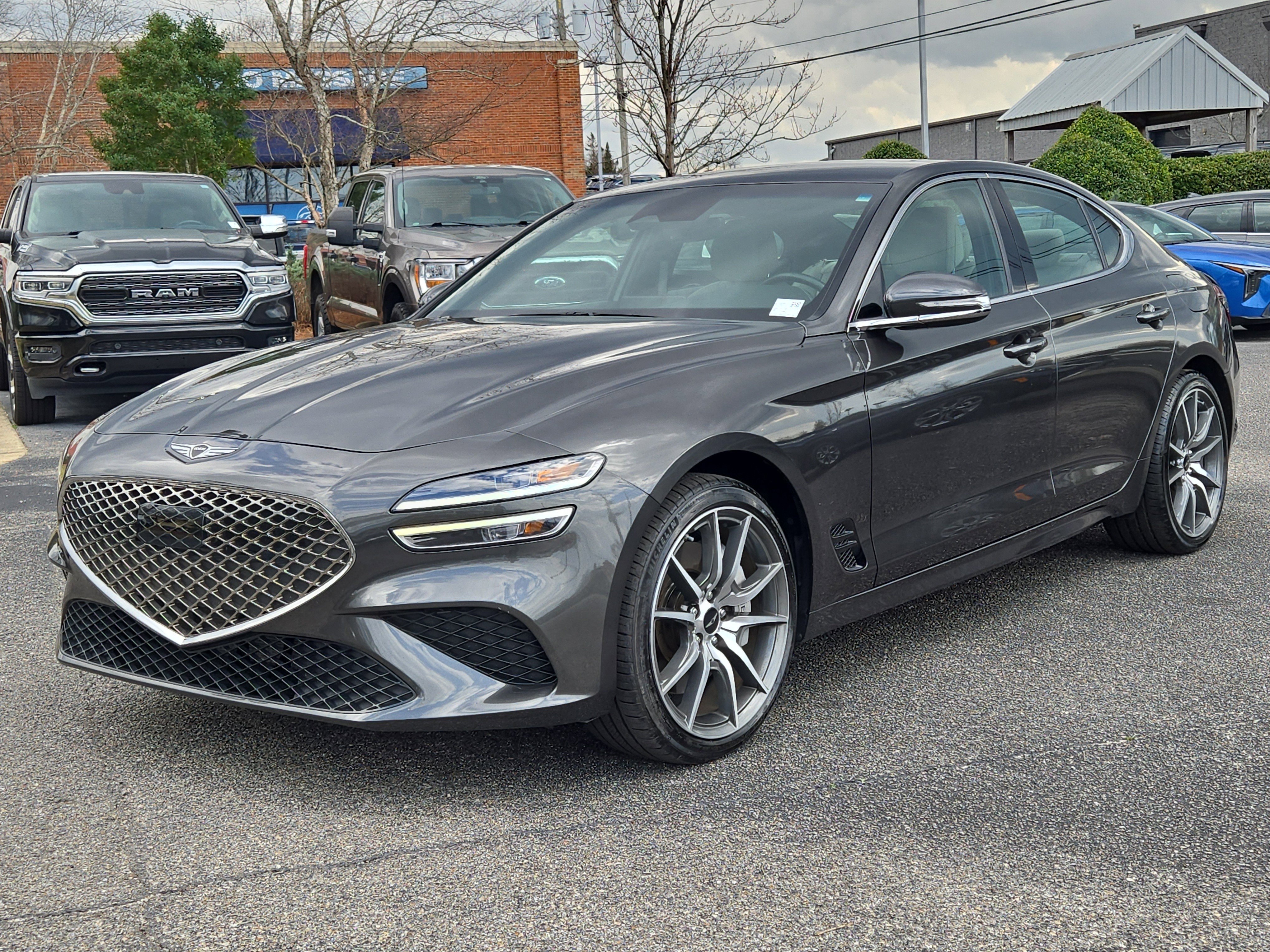2025 Genesis G70 2.5T Standard's photo
