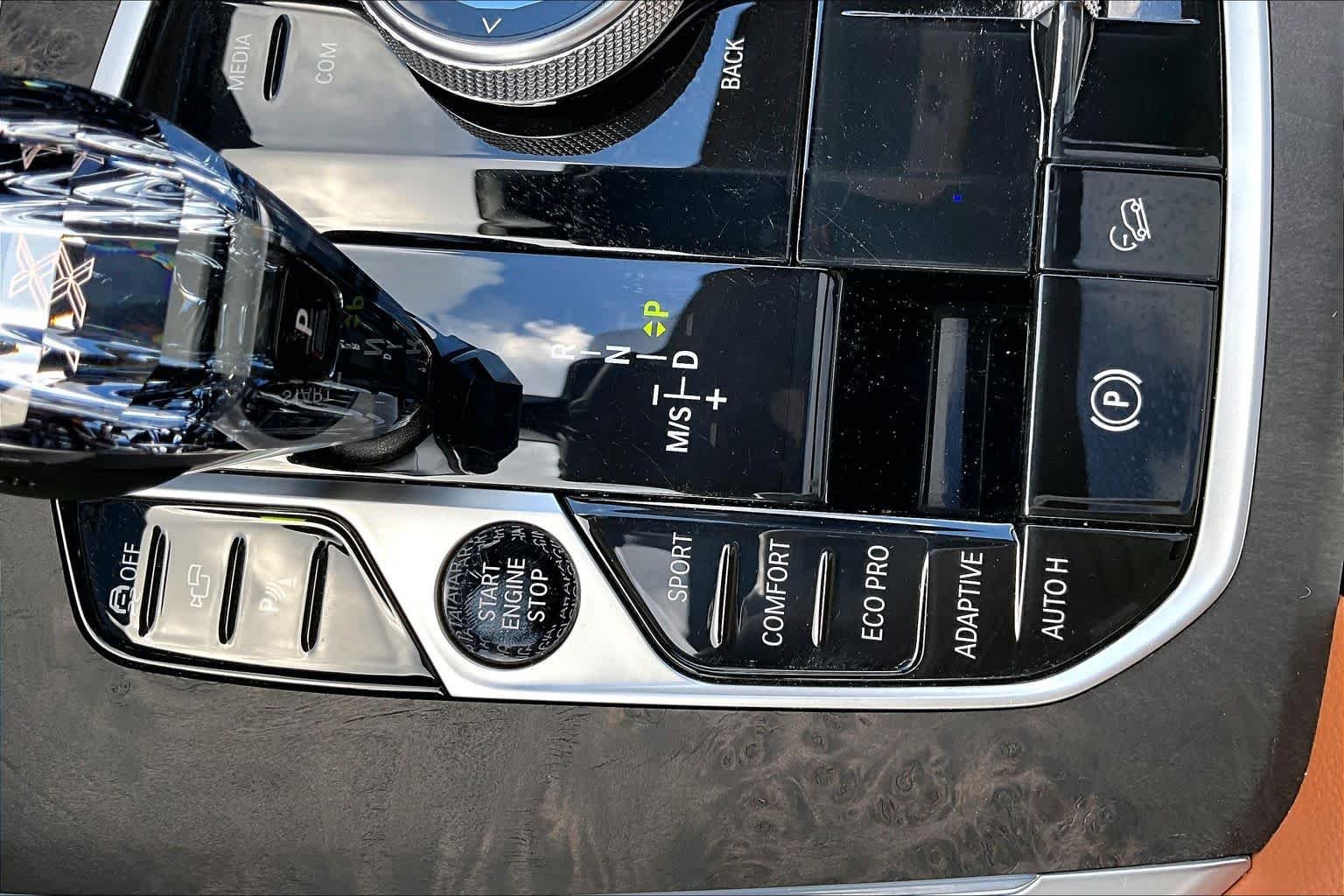 Used 2021 Carbon Black Metallic BMW xDrive40i image 35