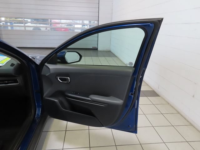 2025 Kia K4 LXS - Photo 25