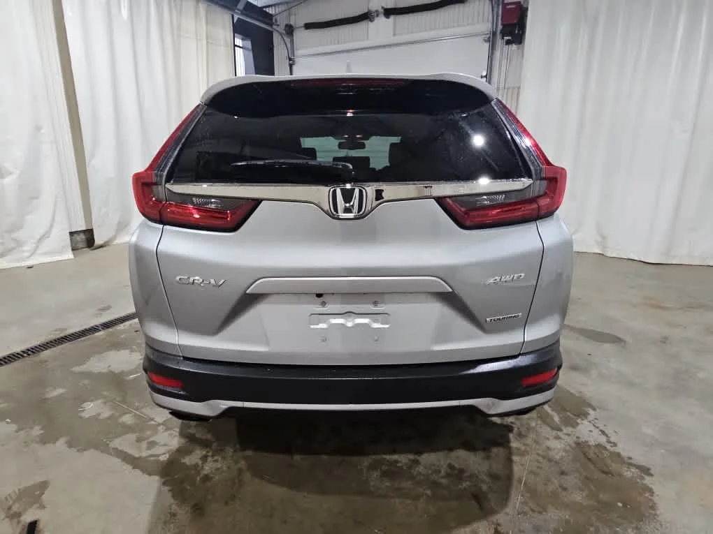 Used 2022 Lunar Silver Metallic Honda Touring image 5