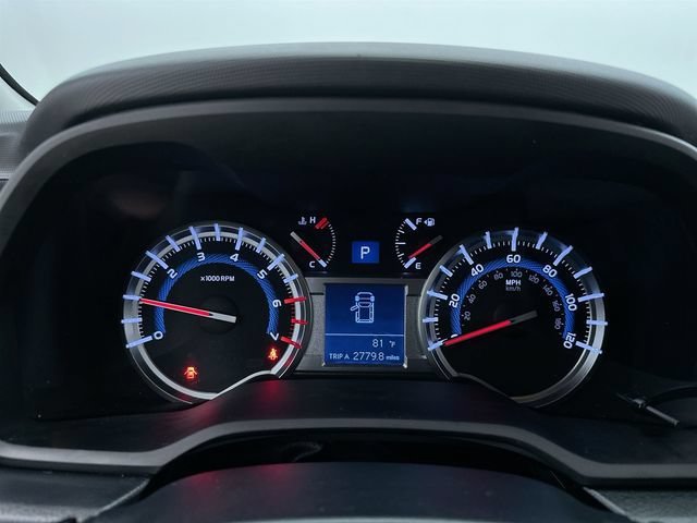 Certified Used 2019 White Toyota SR5 image 3