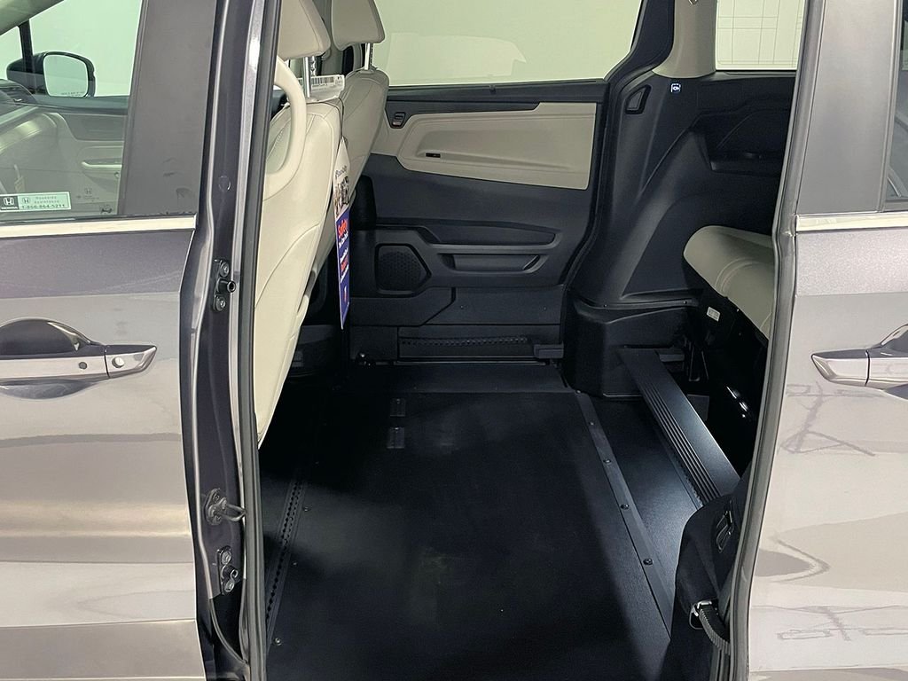 Used 2026 Gray Honda EX-L  - Wheelchair Accessible image 21