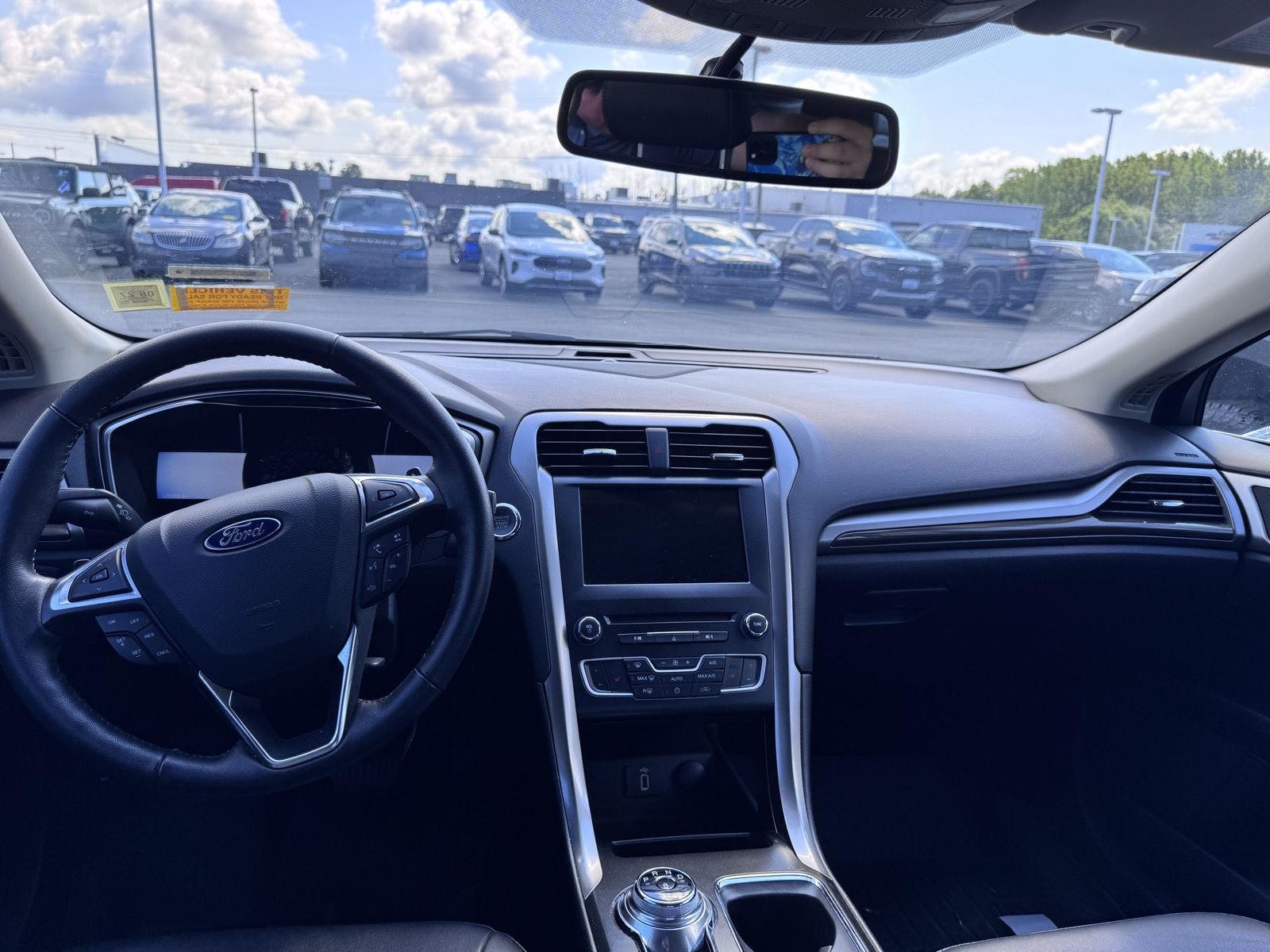 Used 2017 Magnetic Ford SE image 10